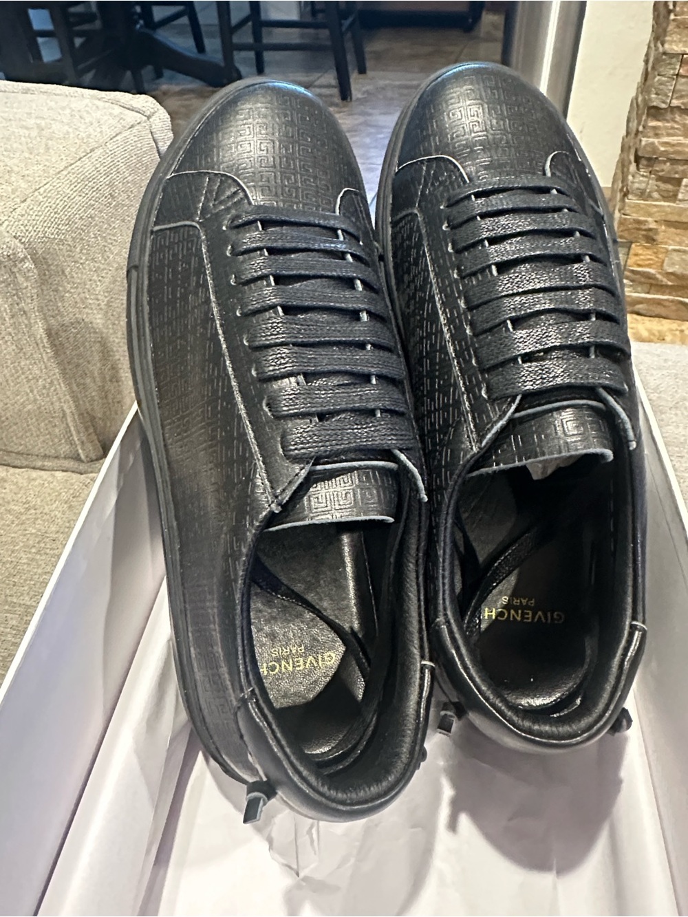 Black Men’s Low-Top Leather Sneakers size 40